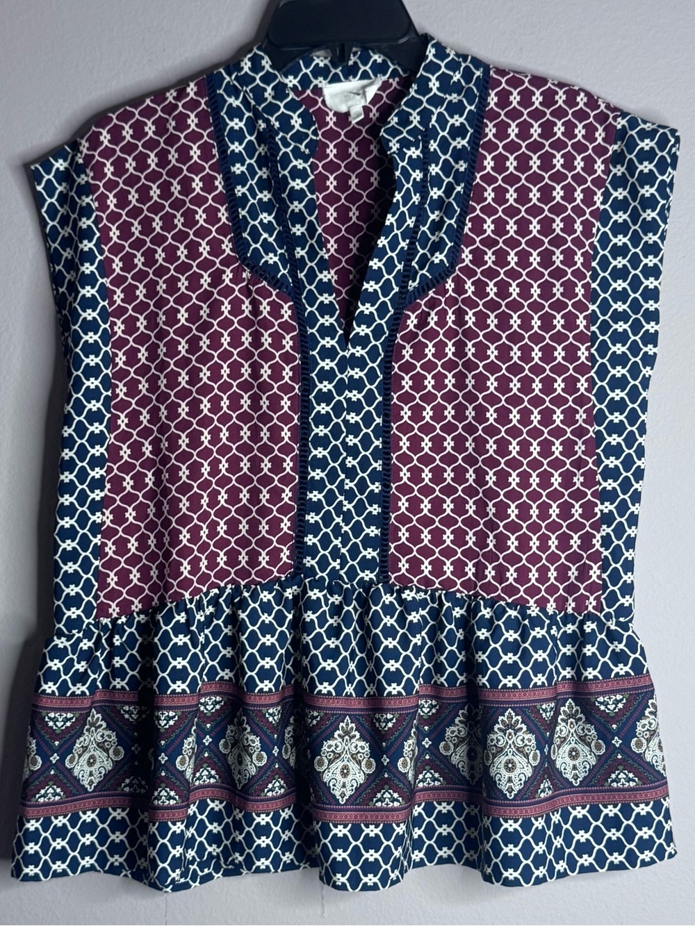 En Elly Sleeveless Geometric Print Peplum Top - Burgundy & Navy Sz M